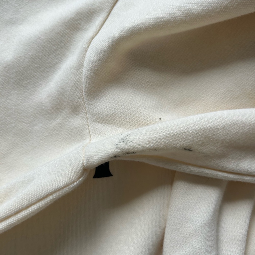 Gucci Cream Crewneck Sweater with Iconic Mickey Mouse Design - Picture 6 of 8
